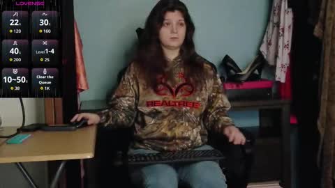 Snapshot of treejeanne chatting on October 25, 2025, 12:34 pm TreeJeanne online show from October 25, 2025, 12:34 pm