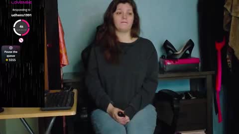 Snapshot of treejeanne chatting on October 27, 2025, 12:42 pm TreeJeanne online show from October 27, 2025, 12:42 pm