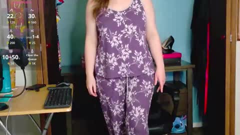 Snapshot of treejeanne chatting on November 12, 2025, 2:23 am TreeJeanne online show from November 12, 2025, 2:23 am