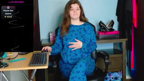 Snapshot of treejeanne chatting on November 16, 2025, 2:17 am TreeJeanne online show from November 16, 2025, 2:17 am