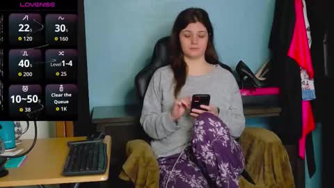 Snapshot of treejeanne chatting on December 2, 2025, 3:01 am TreeJeanne online show from December 2, 2025, 3:01 am