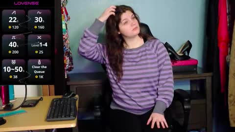 Snapshot of treejeanne chatting on December 22, 2025, 3:53 pm TreeJeanne online show from December 22, 2025, 3:53 pm