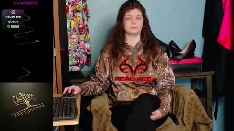 Snapshot of treejeanne chatting on January 18, 2026, 5:17 pm TreeJeanne online show from January 18, 2026, 5:17 pm