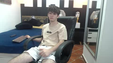 Snapshot of trevor_mob chatting on June 6, 2026, 3:06 pm trevor_mob online show from June 6, 2026, 3:06 pm