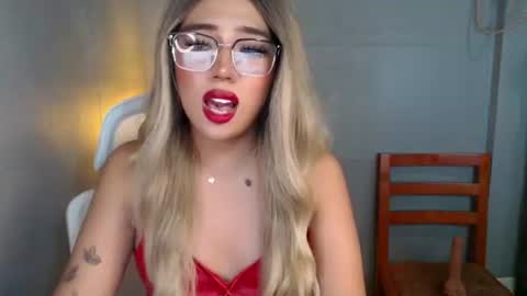 Snapshot of trexie_fucks15 chatting on December 15, 2025, 12:04 am trexie_fucks15 online show from December 15, 2025, 12:04 am