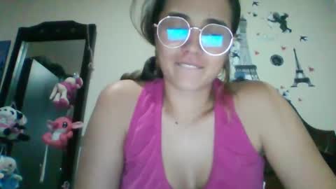 triana_bell online show from January 28, 2025, 1:50 am