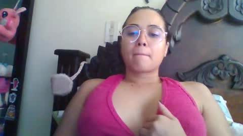 triana_bell online show from February 24, 2025, 4:47 pm