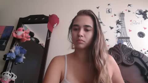 triana_bell online show from January 15, 2026, 4:44 pm