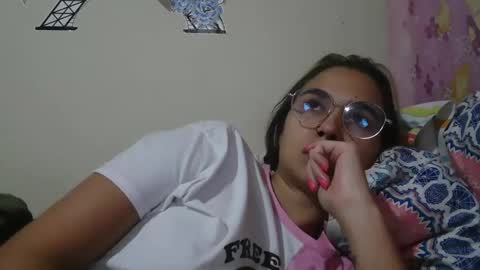 triana_bell online show from April 19, 2026, 12:11 am