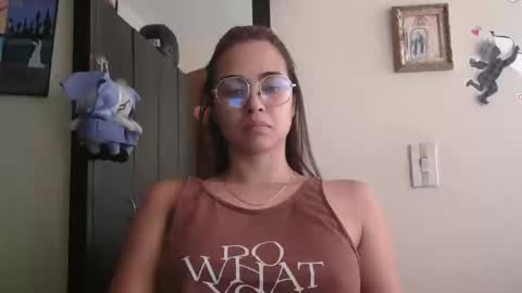 triana_bell online show from May 16, 2026, 5:01 pm