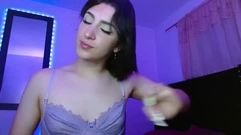 triana_damelio online show from September 19, 2025, 11:22 am