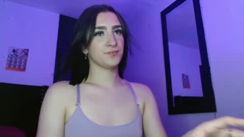 triana_damelio online show from December 3, 2025, 5:48 am