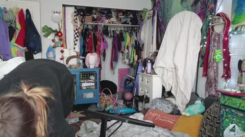 Cassie online show from February 2, 2025, 7:25 pm