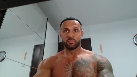 tridentmuscles online show from November 25, 2025, 11:16 pm