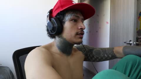 - trieone online show from September 25, 2025, 7:06 pm