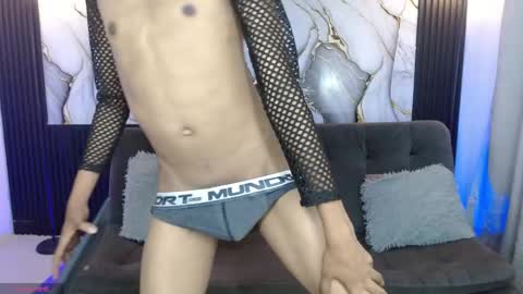 Snapshot of triiangel_latinboy chatting on April 26, 2026, 1:58 am Johan online show from April 26, 2026, 1:58 am