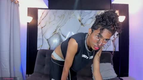 Snapshot of triiangel_latinboy chatting on April 30, 2026, 12:39 am Johan online show from April 30, 2026, 12:39 am