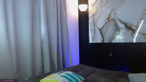 Snapshot of triiangel_latinboy chatting on May 11, 2026, 2:45 pm Johan online show from May 11, 2026, 2:45 pm