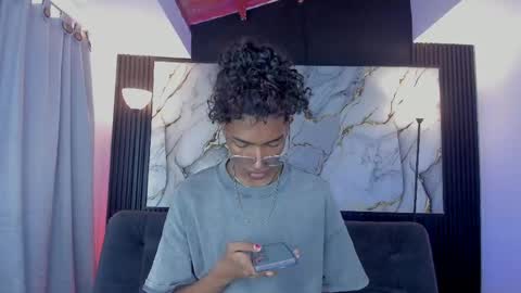 Snapshot of triiangel_latinboy chatting on May 17, 2026, 1:07 pm Johan online show from May 17, 2026, 1:07 pm