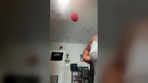 trinasnowlove online show from March 30, 2026, 4:52 pm