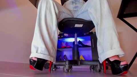 Snapshot of trinitixx chatting on December 21, 2025, 6:48 pm Triny online show from December 21, 2025, 6:48 pm