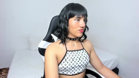 Snapshot of trinydoll chatting on February 19, 2025, 4:44 pm Triny online show from February 19, 2025, 4:44 pm