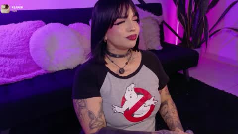 Val martinez  online show from April 22, 2026, 12:24 am