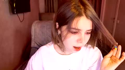 tripleprinces online show from November 25, 2025, 5:24 pm