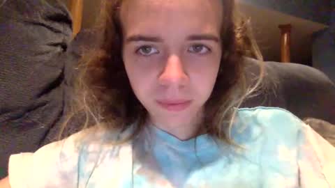 trippybb222 online show from October 15, 2025, 2:06 pm