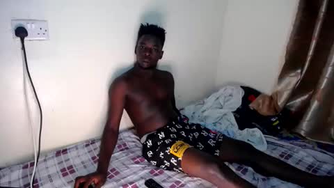 Trisboo5 online show from February 24, 2025, 9:32 am