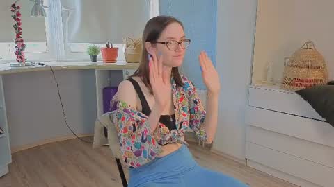 Snapshot of trishdelafontaine chatting on June 27, 2026, 4:17 am Viola online show from June 27, 2026, 4:17 am