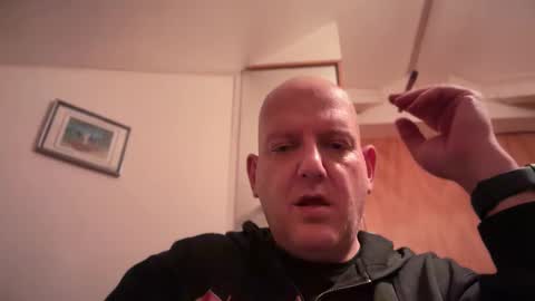 Triton online show from October 3, 2025, 1:02 am