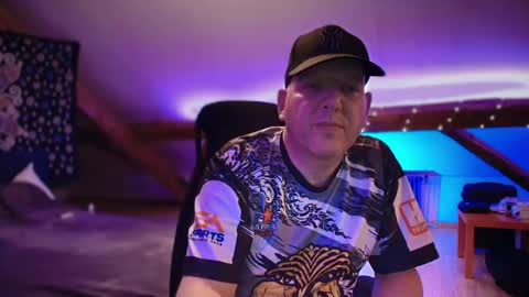Snapshot of tritonspace chatting on April 28, 2026, 2:27 am Triton online show from April 28, 2026, 2:27 am