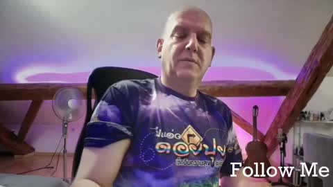 Snapshot of tritonspace chatting on May 18, 2026, 3:57 am Triton online show from May 18, 2026, 3:57 am