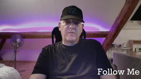 Snapshot of tritonspace chatting on May 20, 2026, 2:51 am Triton online show from May 20, 2026, 2:51 am