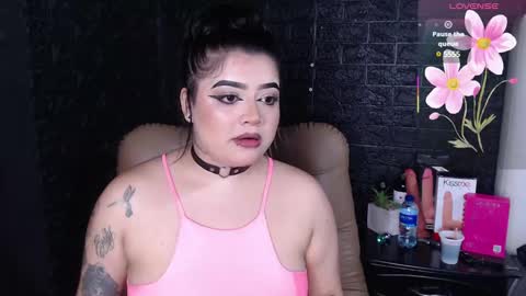 Snapshot of trixxiee_ chatting on February 19, 2025, 11:28 am trixxiee_ online show from February 19, 2025, 11:28 am