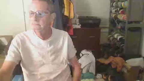 Snapshot of troffer1020 chatting on June 9, 2026, 3:51 am Troffer online show from June 9, 2026, 3:51 am