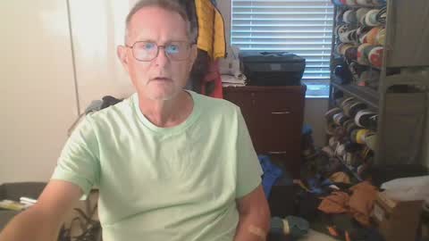 Snapshot of troffer1020 chatting on July 1, 2026, 12:12 am Troffer online show from July 1, 2026, 12:12 am