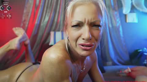 Linda  ONLYFANS Trophymilf1  Istagram trophymilf1 online show from February 21, 2025, 3:32 pm