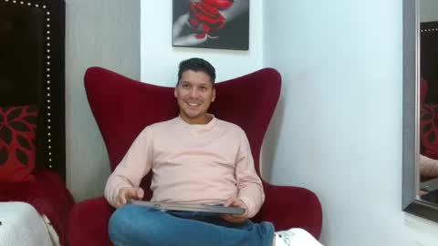 Snapshot of troy_evanss chatting on December 8, 2024, 11:08 pm Troy online show from December 8, 2024, 11:08 pm