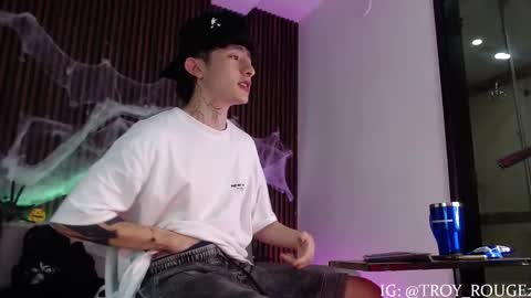 Troy online show from October 21, 2025, 7:47 pm