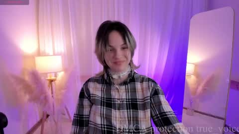 Snapshot of true_voice chatting on April 19, 2026, 5:18 am Emma online show from April 19, 2026, 5:18 am