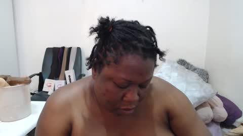 TrueBella30 online show from January 1, 2025, 10:32 am