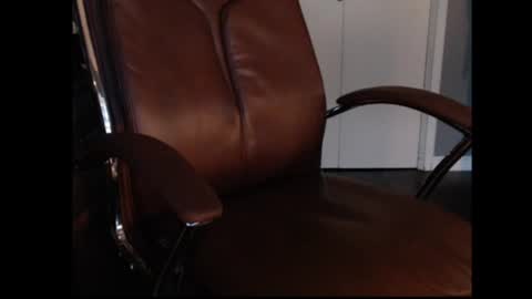 Snapshot of trvler72 chatting on August 7, 2026, 11:40 pm trvler72 online show from August 7, 2026, 11:40 pm