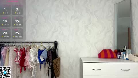 Molly online show from November 16, 2025, 3:28 pm