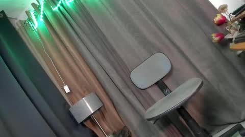 Chloe online show from February 10, 2025, 6:24 pm