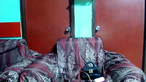 Carla online show from February 2, 2025, 6:53 pm