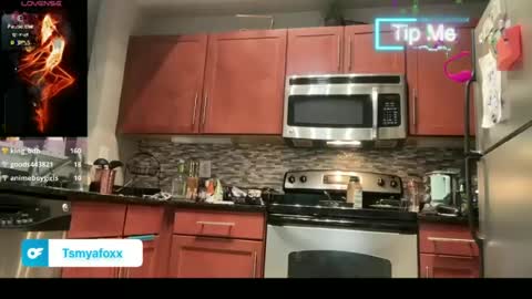 Snapshot of tsfoxx chatting on June 18, 2026, 4:22 pm tsfoxx online show from June 18, 2026, 4:22 pm