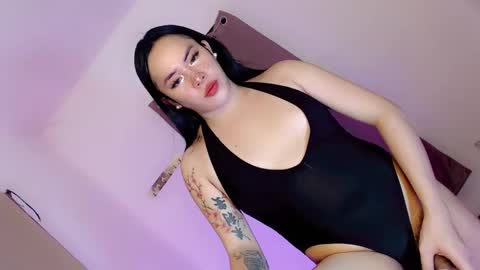 Snapshot of tsgirl_julian69 chatting on December 2, 2024, 6:43 pm Julian online show from December 2, 2024, 6:43 pm