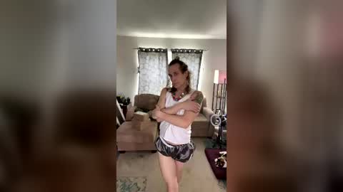 tsgoddessleora online show from July 3, 2026, 7:53 pm
